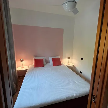 לינה וארוחת בוקר Casa Alba Blu 4*