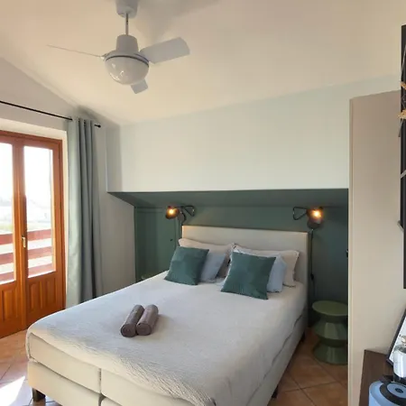 Casa Alba Blu Couette-café Dogliani